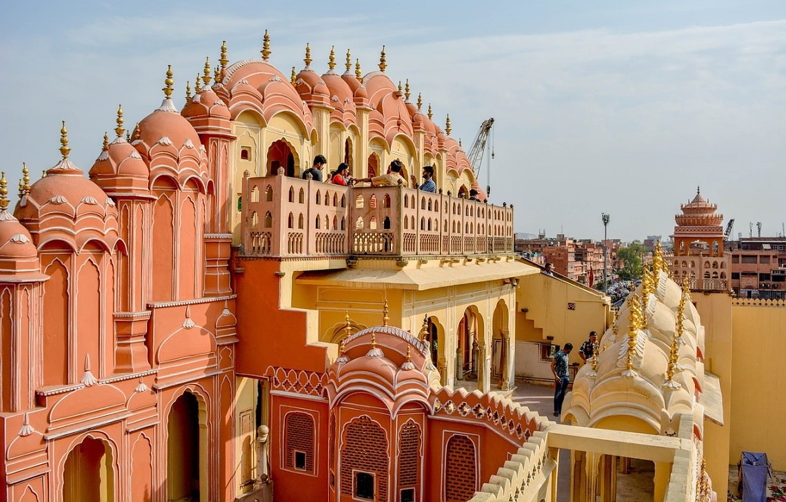 Book Jaipur Darshan in a Bus or Private Car